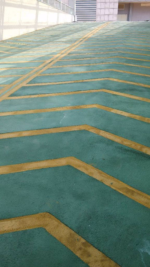 岳陽市移動公司地下停車場防滑坡道